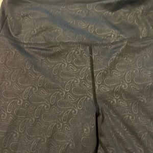 EUC Zyia patterned black light n tights